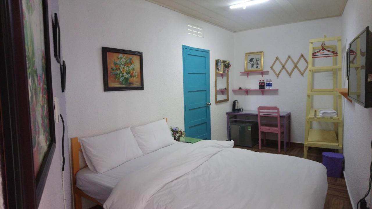 Nhà Tím Homestay Dalat Exterior foto